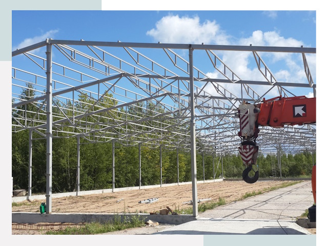 Строительство конюшен в Североуральск от 618 руб. под ключ