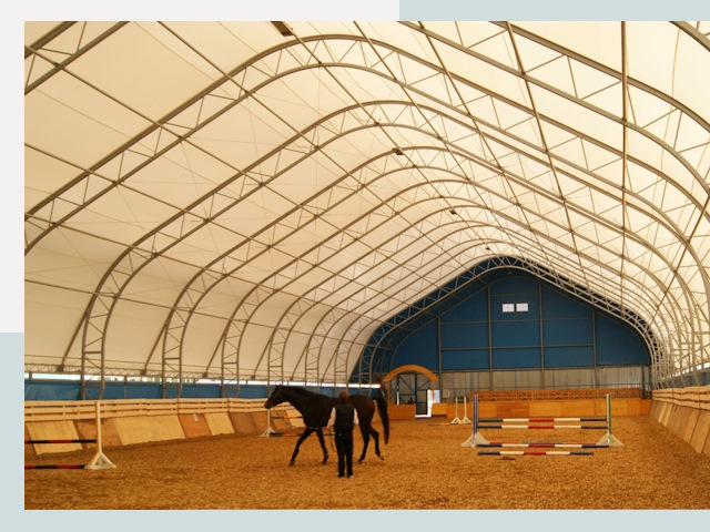 Строительство конных манежей в Североуральске